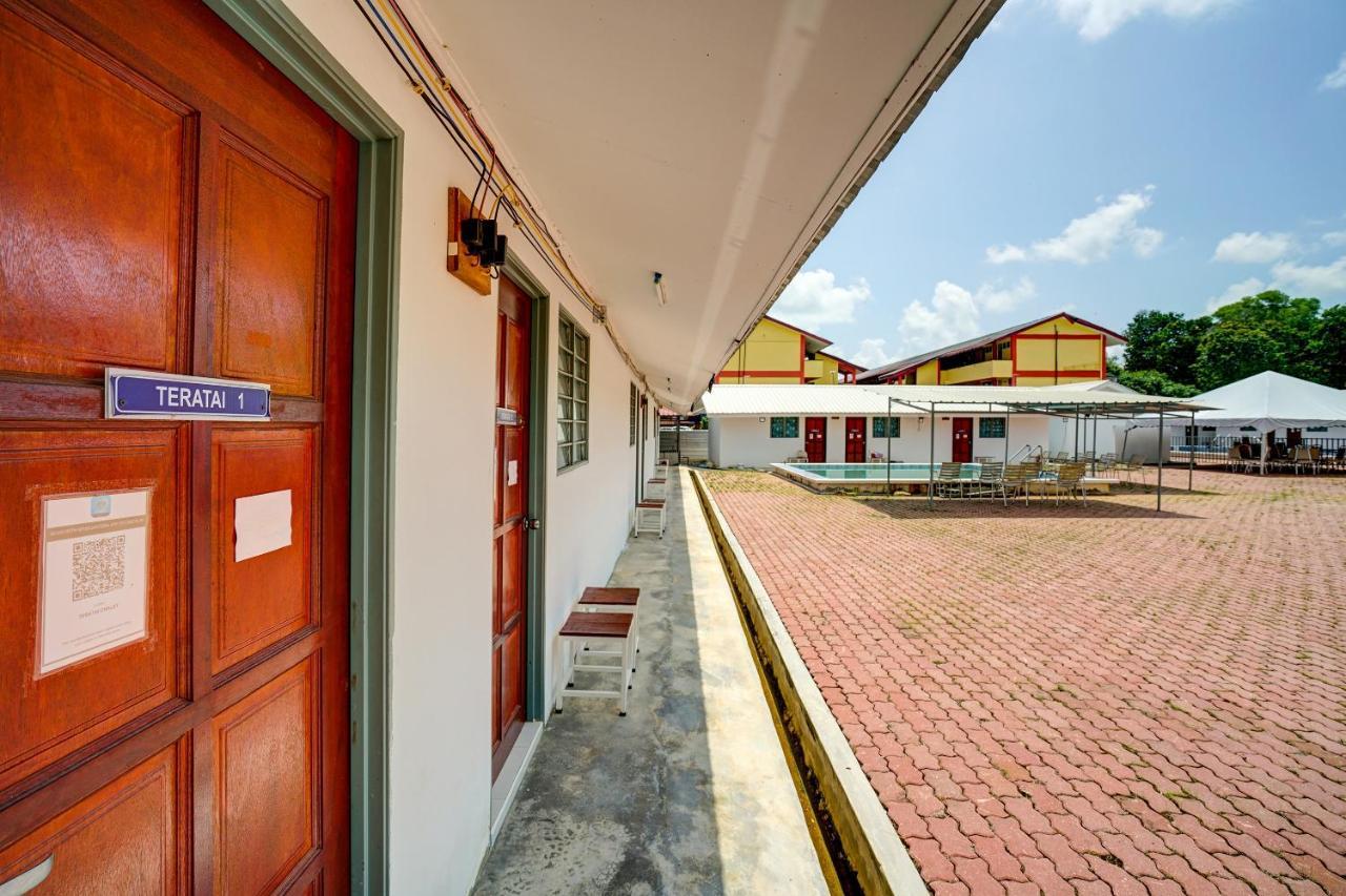 Hotel Capital O 90423 Teratai Chalet Kampong Raja Zewnętrze zdjęcie